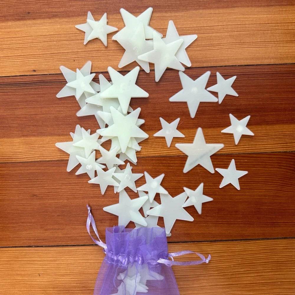 Vintage glow in the dark ceiling stars ✨⭐️